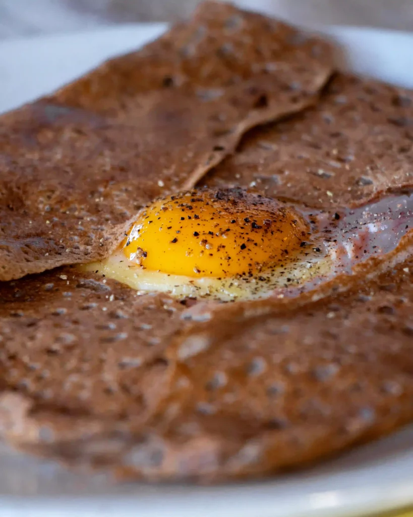 Recette Galette sarrain, galette bretonne au sarrasin bio, farine écrasée sur meule de pierre - moulin de colagne